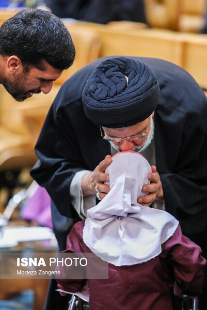 از وعده تا عمل دولت برای کاهش «فقر» 8 از وعده تا عمل دولت برای کاهش «فقر» و «تورم»