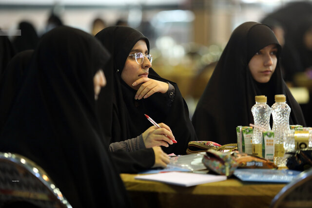 استفاده از ظرفیت روایتگری بانوان در برابر توطئههای دشمن 2 استفاده از ظرفیت روایتگری بانوان در برابر توطئههای دشمن