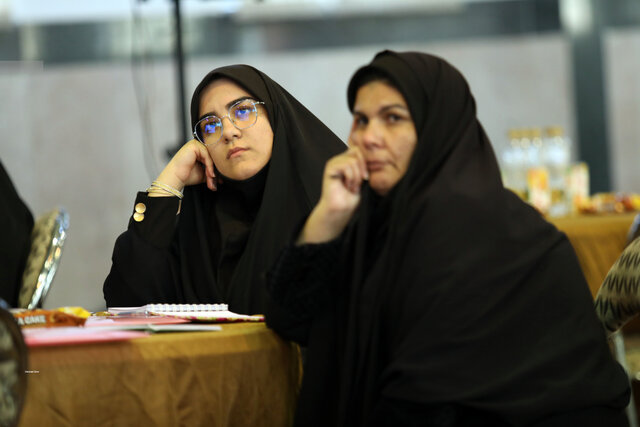 استفاده از ظرفیت روایتگری بانوان در برابر توطئههای دشمن 3 استفاده از ظرفیت روایتگری بانوان در برابر توطئههای دشمن