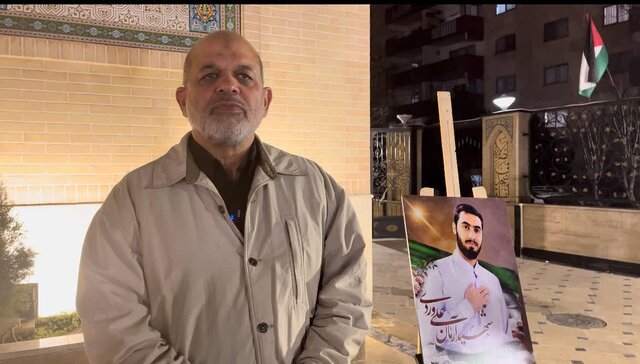 بازدید وزیر کشور از مراسم اعتکاف «دانش‌آموزان آرمانی» تهران