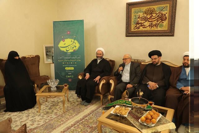 بانوان خادم و پیشکسوت مجالس حسینی در قم تجلیل شدند 2 بانوان خادم و پیشکسوت مجالس حسینی در قم تجلیل شدند