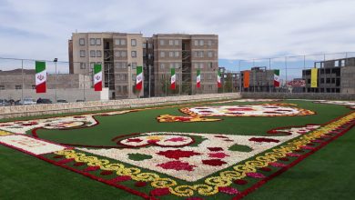 بزرگترین فرش سرگل خاورمیانه در محلات افتتاح شد 2 d8a8d8b2d8b1daafd8aad8b1db8cd986 d981d8b1d8b4 d8b3d8b1daafd984 d8aed8a7d988d8b1d985db8cd8a7d986d987 d8afd8b1 d985d8add984d8a7d8aa d8a7 65a673b5d3f1e