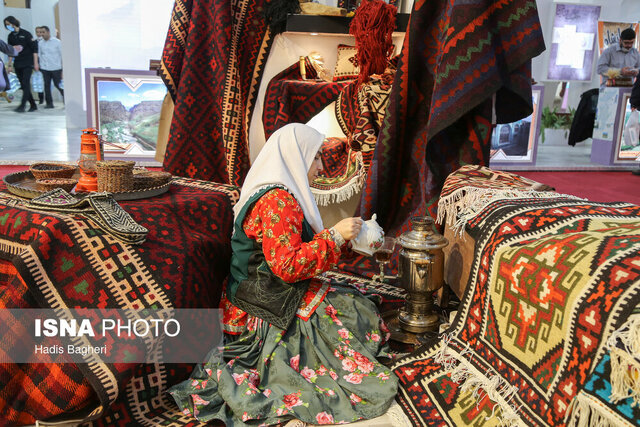 دولت در حوزه صنایع‌دستی به تسهیل‌گری بپردازد/ صنایع‌دستی نقطه اتصال گردشگری به اقتصاد است