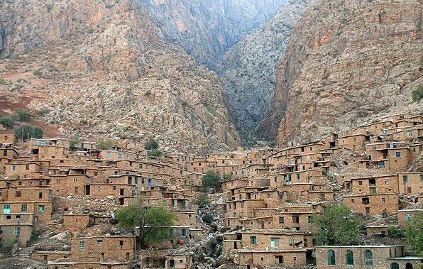  رویایی‌ترین زمین فوتبال ایران را در کردستان ببینید