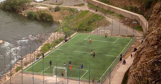 رویایی‌ترین زمین فوتبال ایران را در کردستان ببینید