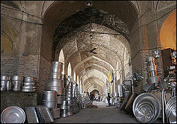 شهر «طلای سبز و سرخ» میزبان مسافران نوروزی/ دلربایی رفسنجان در بهار