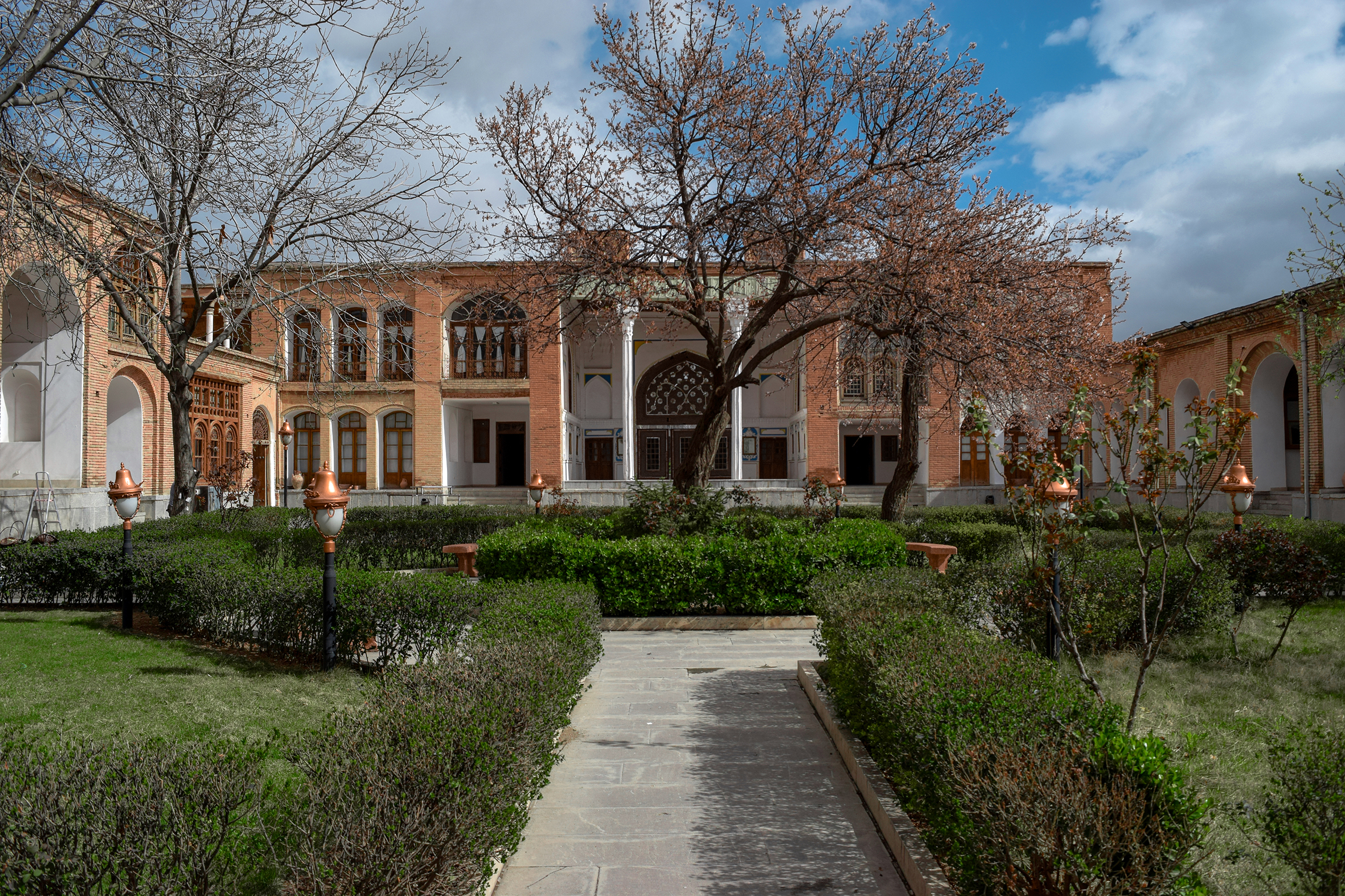 فصل توتفرنگی را در کردستان بگذرانید 5 فصل توتفرنگی را در کردستان بگذارنید