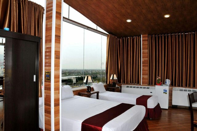 مسافران مشهد از طبقه پایین جامعه هستند/ در نوروز سونامی سفر نداشتیم