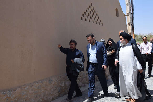 معاون گردشگری وزیر میراث به ابرکوه سفر کرد