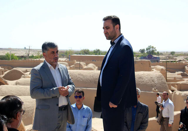 معاون گردشگری وزیر میراث به ابرکوه سفر کرد