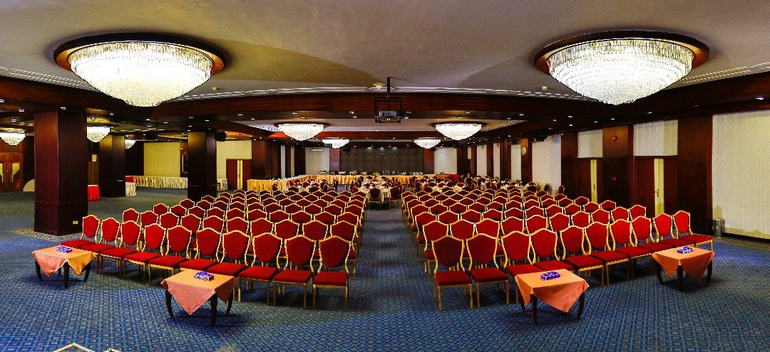 نقاط قوت و ضعف هتل لاله تهران