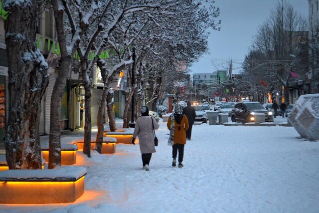 نمایی از بقعه شیخ صفی اردبیل زیبا و برفی