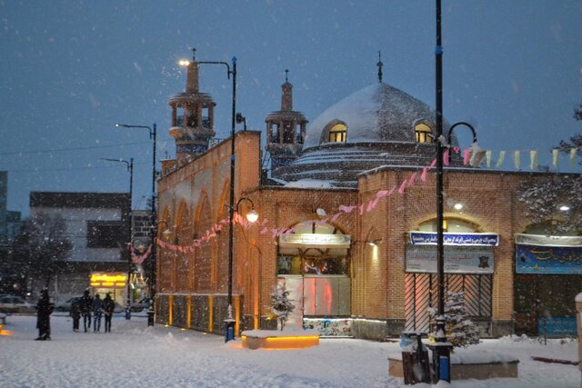 نمایی از بقعه شیخ صفی اردبیل زیبا و برفی