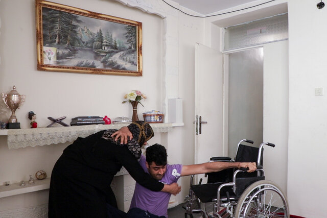 نمی‌خواهم زنده بمانم/ کارگردانی که نمی‌خواهد تحت پوشش بهزیستی باشد