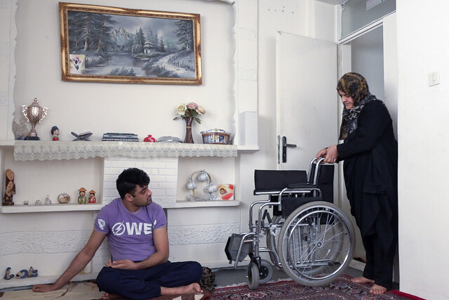 نمی‌خواهم زنده بمانم/ کارگردانی که نمی‌خواهد تحت پوشش بهزیستی باشد