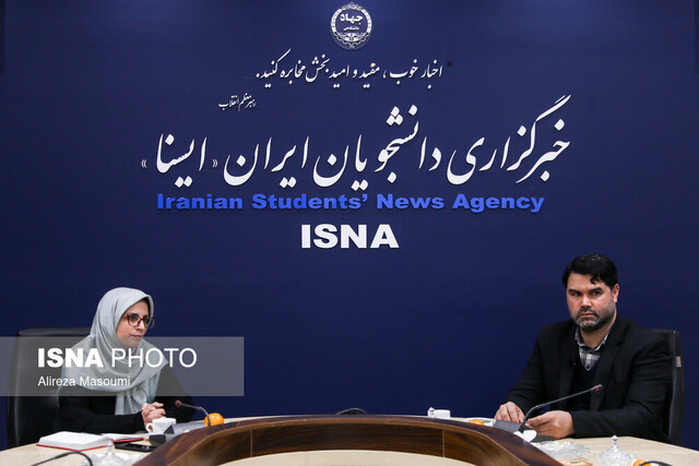 نگاهی به تاریخ تولد مانتو و گشت ارشاد/ الزام به حجاب؛ عقبنشینی در واقعیت و مداخله نمادین؟ 2 نگاهی به تاریخ تولد مانتو و گشت ارشاد/ الزام به حجاب؛ عقبنشینی در واقعیت و مداخله نمادین؟