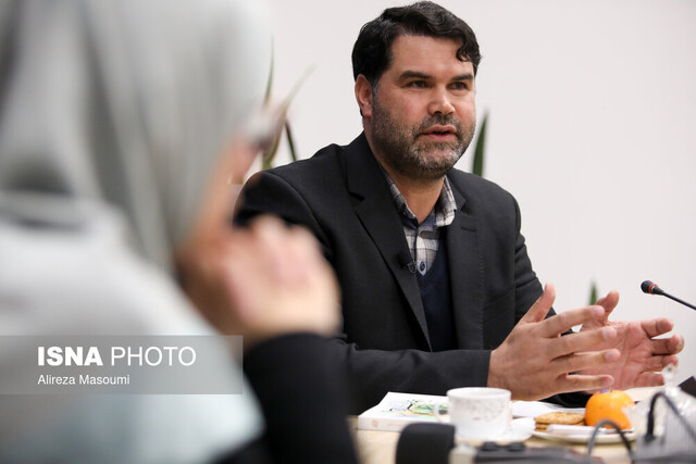 نگاهی به تاریخ تولد مانتو و گشت ارشاد/ الزام به حجاب؛ عقبنشینی در واقعیت و مداخله نمادین؟ 6 نگاهی به تاریخ تولد مانتو و گشت ارشاد/ الزام به حجاب؛ عقبنشینی در واقعیت و مداخله نمادین؟