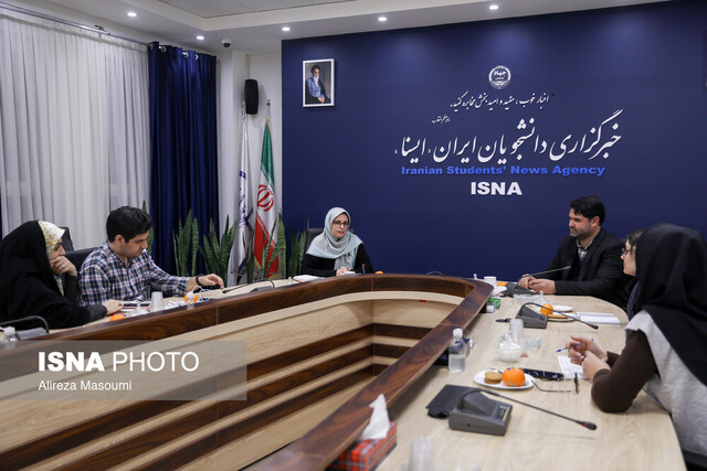 نگاهی به تاریخ تولد مانتو و گشت ارشاد/ الزام به حجاب؛ عقبنشینی در واقعیت و مداخله نمادین؟ 8 نگاهی به تاریخ تولد مانتو و گشت ارشاد/ الزام به حجاب؛ عقبنشینی در واقعیت و مداخله نمادین؟