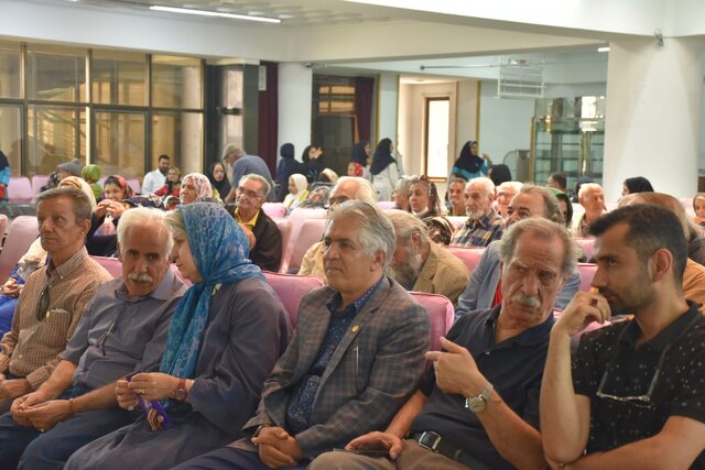 هنرمندان قدیمی به دیدار ساکنان کهریزک رفتند + تصاویر 12 هنرمندان پیشکسوت به کهریزک رفتند
