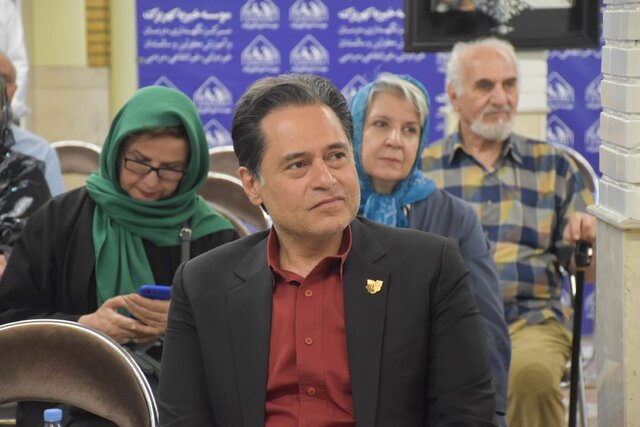 هنرمندان قدیمی به دیدار ساکنان کهریزک رفتند + تصاویر 13 هنرمندان قدیمی به دیدار ساکنان کهریزک رفتند + تصاویر