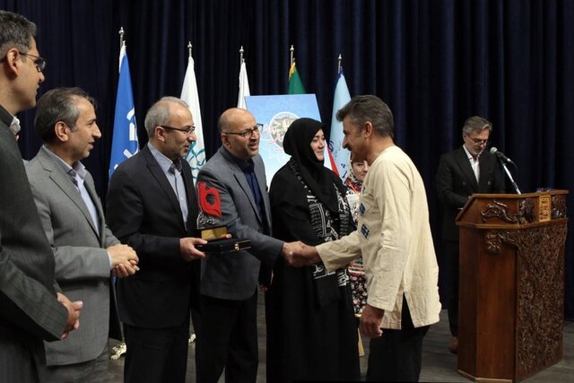 یک بازیگر سفیر بومگردیها شد 3 یک بازیگر سفیر بومگردیها شد