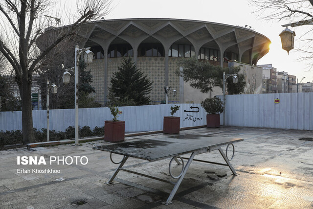 ماجرای دیواره‌های پیرامون تئاتر شهر چیست؟