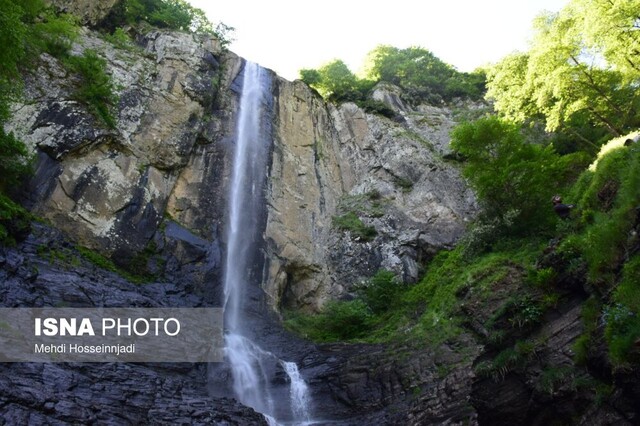 آبشار لاتون جاذبه ممتاز گردشگری بخش لوندویل شهرستان آستارا
