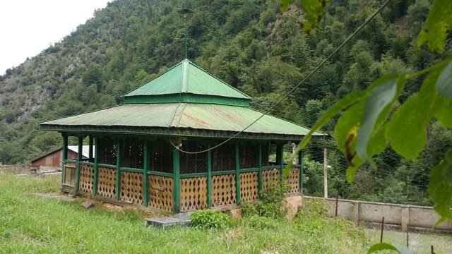 بر فراز ابرها در ییلاق سوئه چاله و خرید از روستای ملی چوب تراشان 6 بر فراز ابرها در ییلاق سوئه چاله و خرید از روستای ملی چوب تراشان