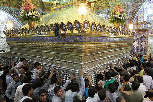 حرم حضرت معصومه(س) چلچراغ گردشگری در دل کویر 2 حرم حضرت معصومه(س) چلچراغ گردشگری در دل کویر + فیلم