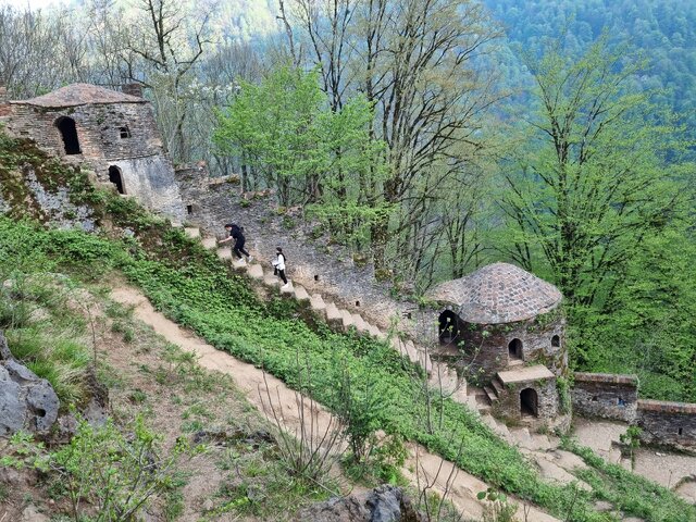 دژ عظیم «قله روخون»، یادگاری به‌جامانده در شکاف کوه‌ها