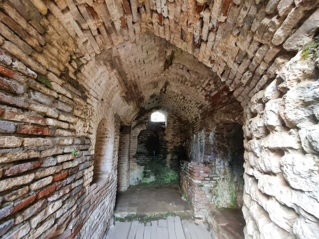 دژ عظیم «قله روخون»، یادگاری به‌جامانده در شکاف کوه‌ها