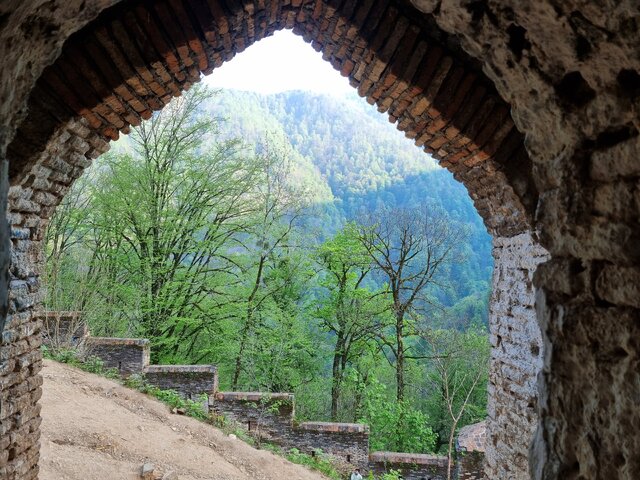دژ عظیم «قله روخون»، یادگاری به‌جامانده در شکاف کوه‌ها