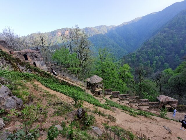 دژ عظیم «قله روخون»، یادگاری به‌جامانده در شکاف کوه‌ها