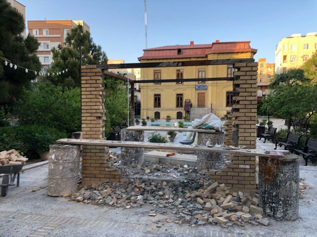 سازه جدید در عمارت منسوب به «فخرالدوله» برچیده شد 4 سازه جدید در عمارت منسوب به «فخرالدوله» برچیده شد