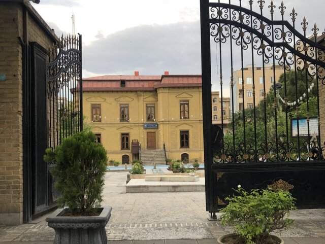 سازه جدید در عمارت منسوب به «فخرالدوله» برچیده شد 5 سازه جدید در عمارت منسوب به «فخرالدوله» برچیده شد