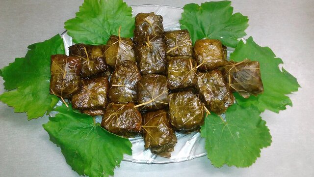 غذایی خوشمزه که در سال چند روز بیشتر فرصت تازه خوری آن را ندارید 2 غذایی خوشمزه که در سال چند روز بیشتر فرصت تازه خوری آن را ندارید