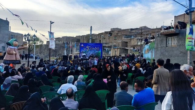 فروش ۳ میلیارد ریالی صنایعدستی و سوغات در بازارچه جانبی جشنواره ریواس کوهسرخ 3 فروش ۳ میلیارد ریالی صنایعدستی و سوغات در بازارچه جانبی جشنواره ریواس کوهسرخ