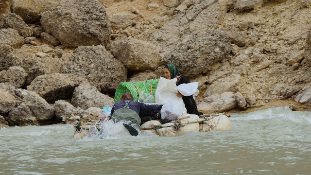 دغدغه سیاسی در کارمان نداشتیم/تلاش برای تولید سریال «پا به ماه»