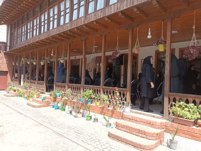 رویداد عاشورایی هنرمندان صنایع دستی در رشت برگزار شد 2 رویداد عاشورایی هنرمندان صنایع دستی در رشت برگزار شد