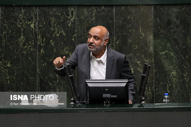 ارائه «کالابرگ» و کاهش «فقر»، روی میز وزیر رفاه دولت پزشکیان 2 ارائه «کالابرگ» و کاهش «فقر» برنامههای اصلی وزیر رفاه دولت پزشکیان