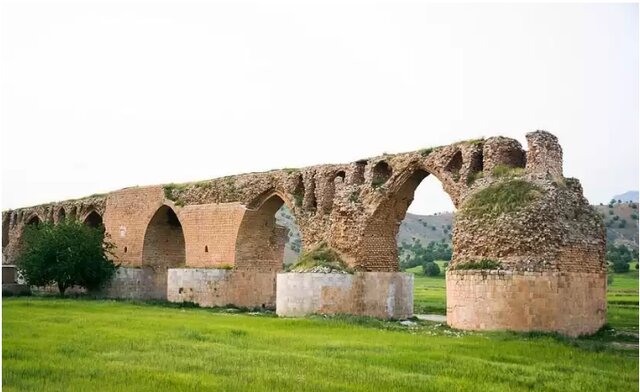 جاذبههای اعجابانگیز خرمآباد از «فلکالافلاک» تا «گرداب سنگی»! 7 جاذبههای اعجابانگیز خرمآباد از «فلکالافلاک» تا «گرداب سنگی»!