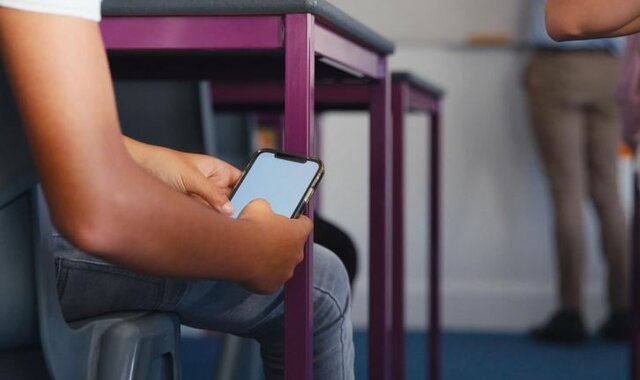 دردسر پلتفرمهای اجتماعی؛ کدام کشورها محدودیت سنی و امنیتی اعمال کردهاند؟ 3 دردسر پلتفرمهای اجتماعی؛ کدام کشورها محدودیت سنی و امنیتی اعمال کردهاند؟