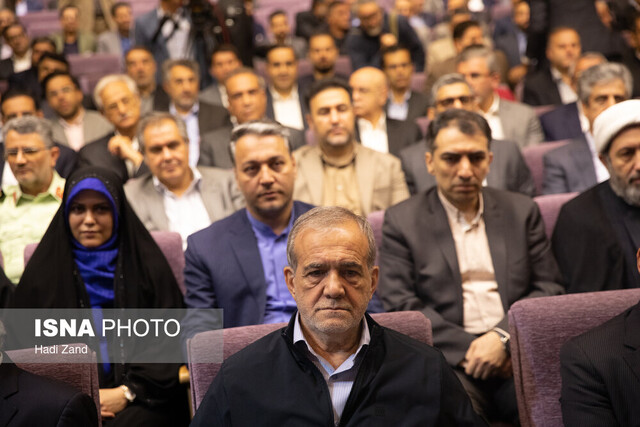 مطالبههایی از رئیس جمهور در حاشیه الواح هخامنشی 3 مطالبههایی از رئیس جمهور در حاشیه الواح هخامنشی