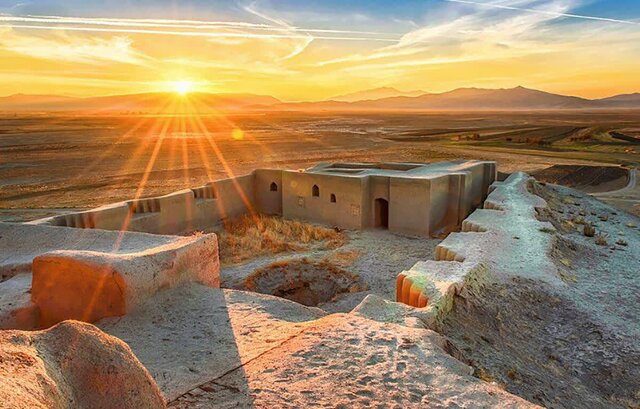 بازدید ۷۰۰ هزار نفر از جاذبههای ملایر در سالجاری 2 بازدید ۷۰۰ هزار نفر از جاذبههای ملایر در سالجاری