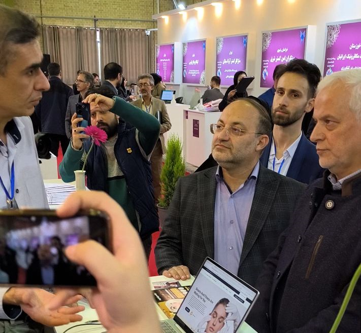 دست دلالان کوتاه شد؛ استفاده مستقیم از خدمات توریستی و گردشگری 2 دست دلالان کوتاه شد؛ استفاده مستقیم از خدمات توریستی و گردشگری