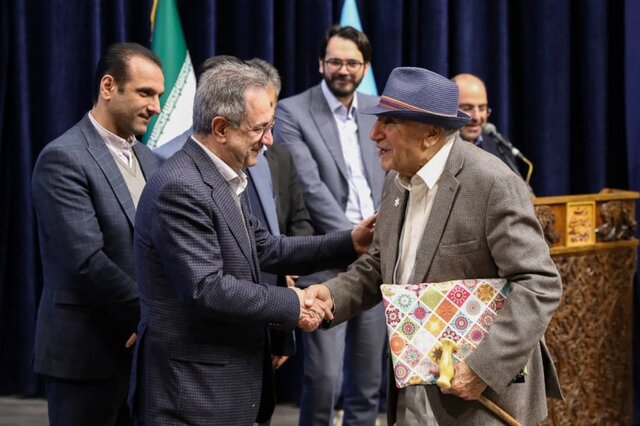 سفر خارجیها به ایران در مقابله با ایرانهراسی تأثیر دارد 2 سفر خارجیها به ایران در مقابله با ایرانهراسی تأثیر دارد