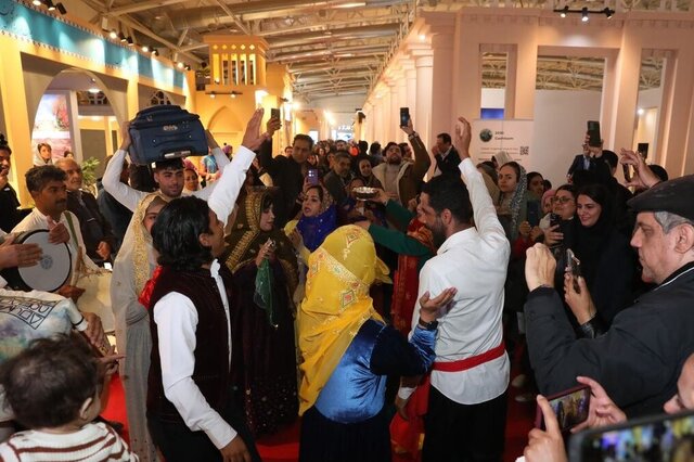 نمایشگاه گردشگری تهران؛ کورسوی امید در رکود اقتصادی 2 نمایشگاه گردشگری تهران؛ کورسوی امید در رکود اقتصادی