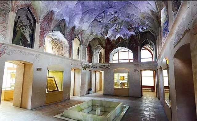«عمارت چهلستون» نگین معماری صفویه در قزوین 4 «عمارت چهلستون» نگین معماری صفویه در قزوین