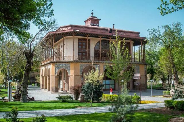 «عمارت چهلستون» نگین معماری صفویه در قزوین 7 «عمارت چهلستون» نگین معماری صفویه در قزوین