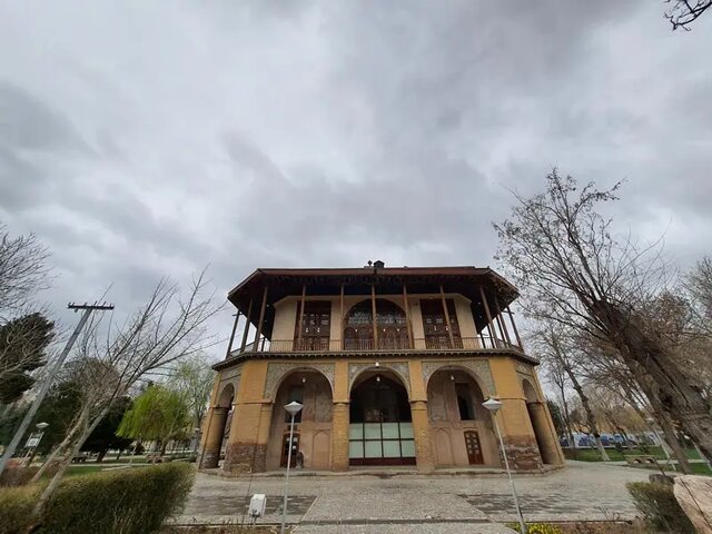 «عمارت چهلستون» نگین معماری صفویه در قزوین 9 «عمارت چهلستون» نگین معماری صفویه در قزوین